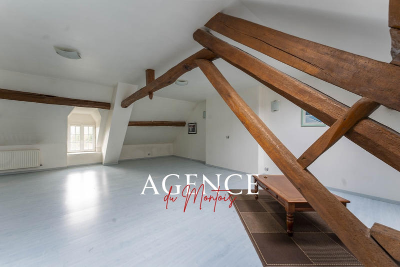 Maison - 251 m² - 5 pièces