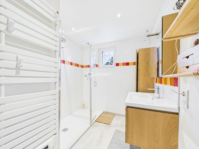 Maison traditionnelle - 148 m² - 7 pièces