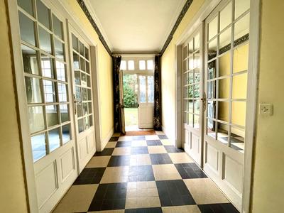 Maison - 274 m² - 12 pièces