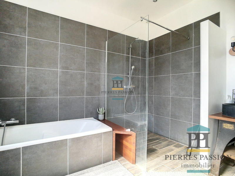 Maison ancienne - 232 m² - 9 pièces