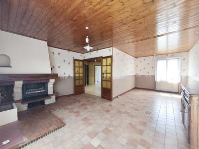 Maison - 99 m² - 5 pièces