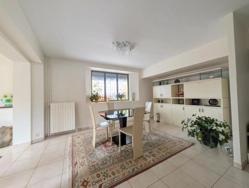 Maison - 137 m² - 6 pièces