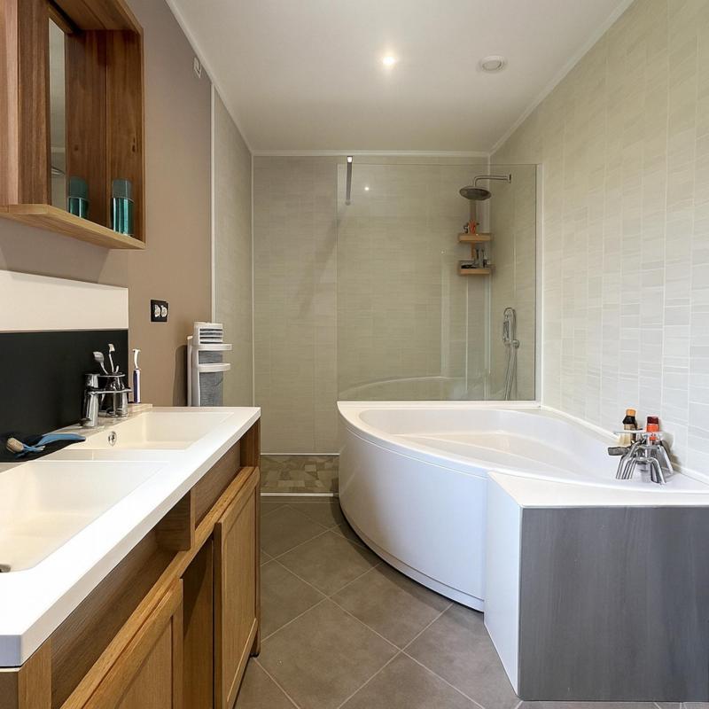 Maison traditionnelle - 132 m² - 5 pièces