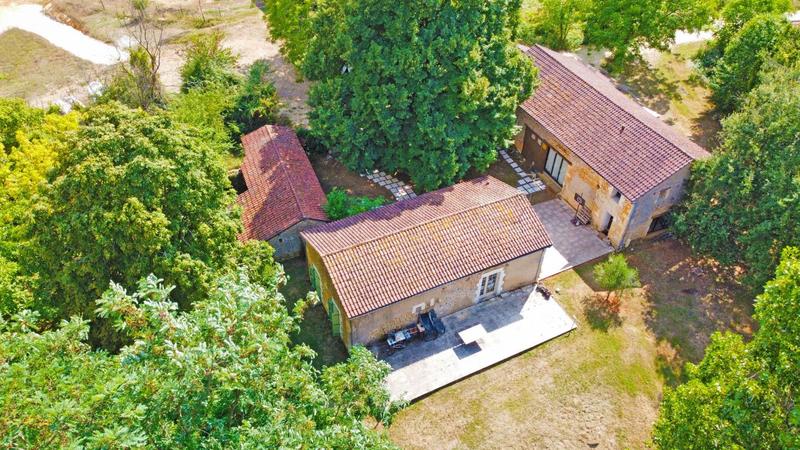 Maison en pierre - 228 m² - 8 pièces