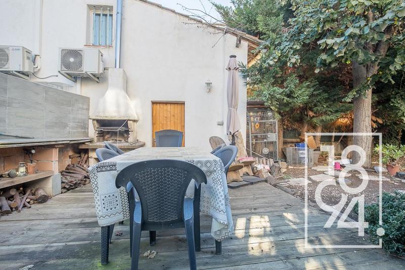 Maison - 211 m² - 10 pièces