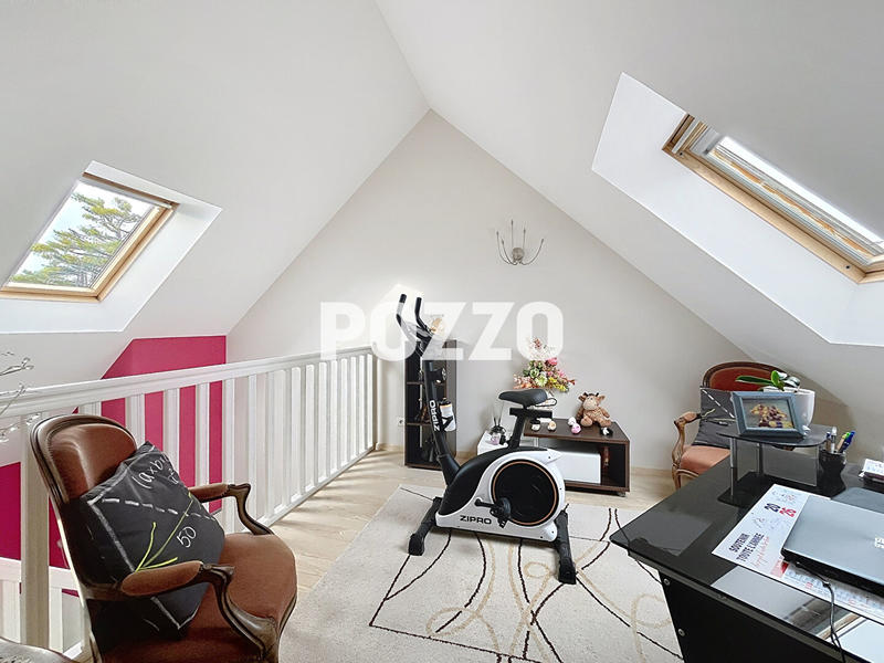 Maison - 176 m² - 10 pièces