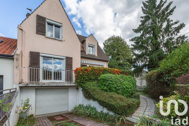 Maison - 121 m² - 6 pièces