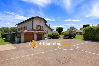 Maison - 181 m² - 6 pièces