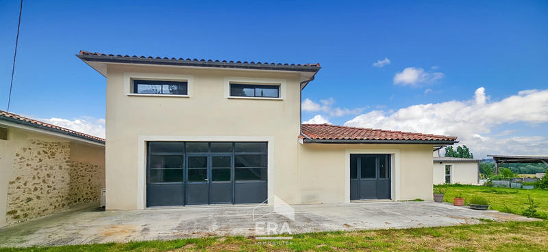 Maison - 280 m² - 8 pièces