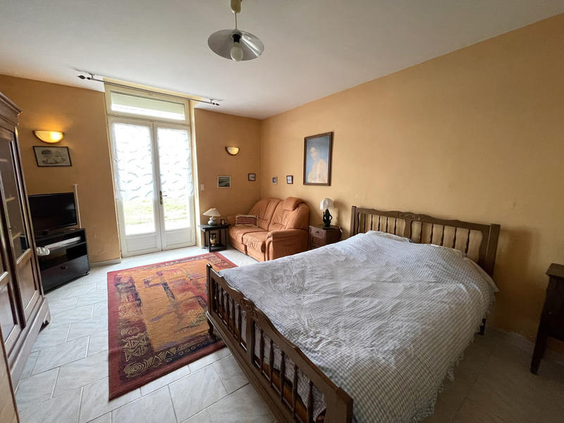 Maison - 275 m² - 7 pièces