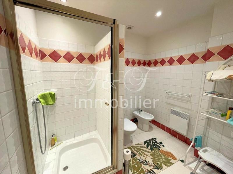 Maison de ville - 260 m² - 9 pièces