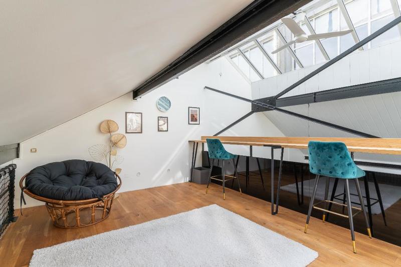 Loft - 145 m² - 4 pièces