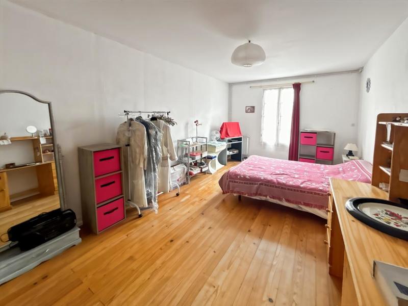 Maison - 200 m² - 7 pièces