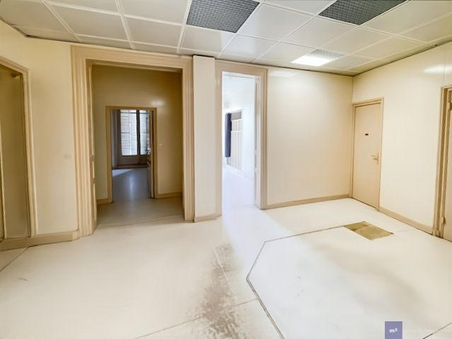 Bureau - 177 m² - 9 pièces