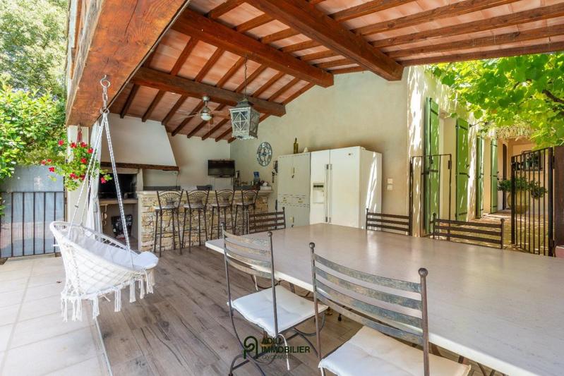 Maison - 210 m² - 6 pièces