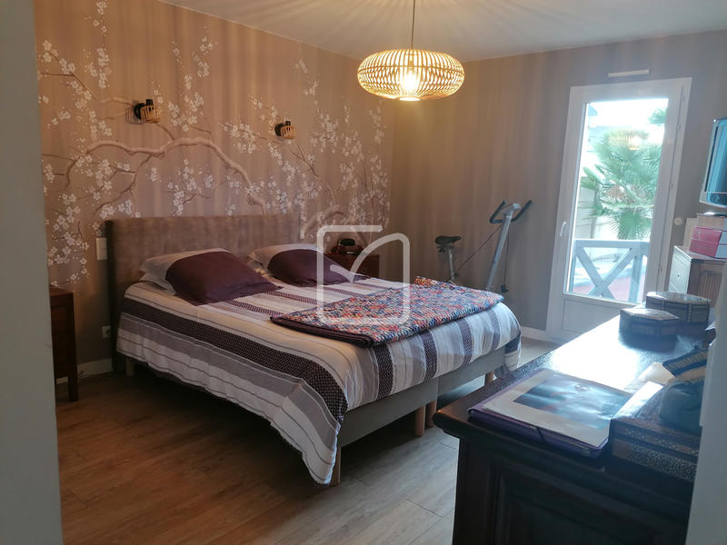 Maison - 177 m² - 8 pièces