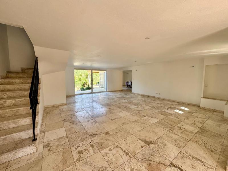 Maison - 205 m² - 5 pièces