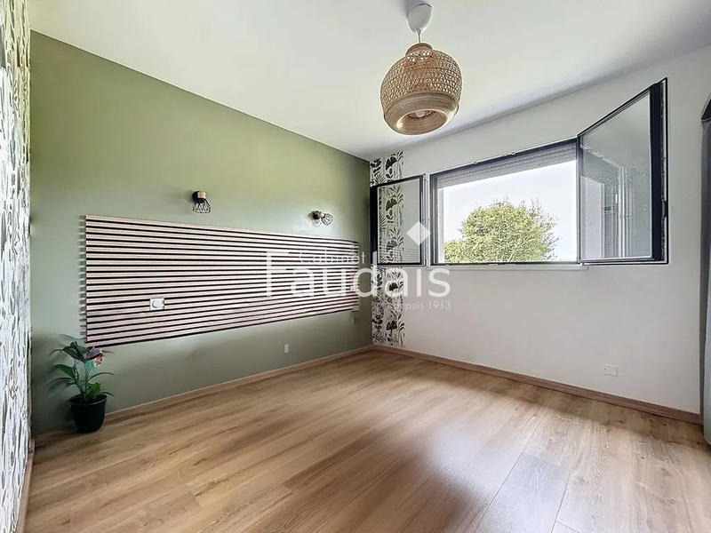 Maison - 121 m² - 6 pièces