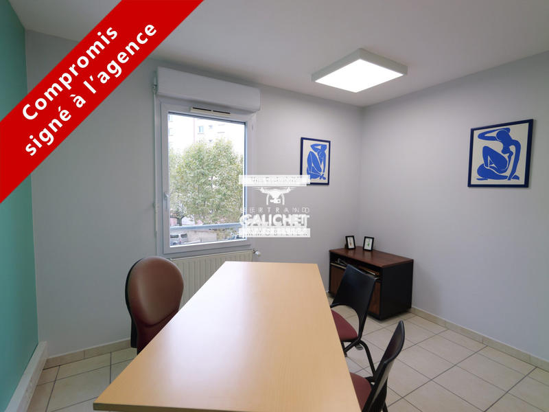 Local d'activités - 94 m² - 5 pièces