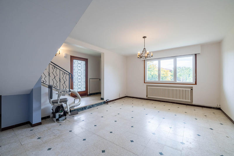 Maison - 202 m² - 9 pièces