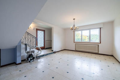 Maison - 202 m² - 9 pièces