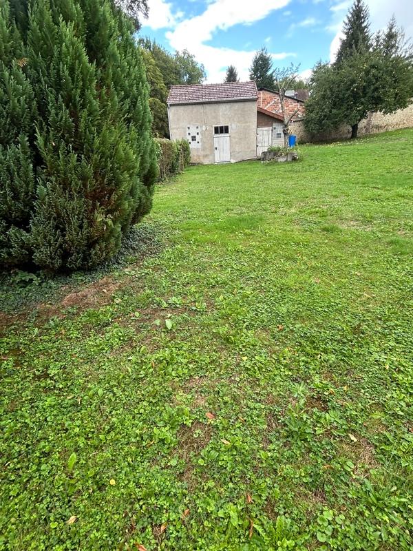 Terrain constructible - 2 400 m²