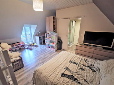 Maison - 300 m² - 5 pièces