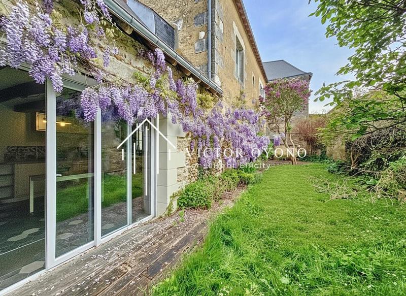 Maison - 220 m² - 9 pièces