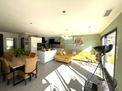 Maison - 92 m² - 3 pièces