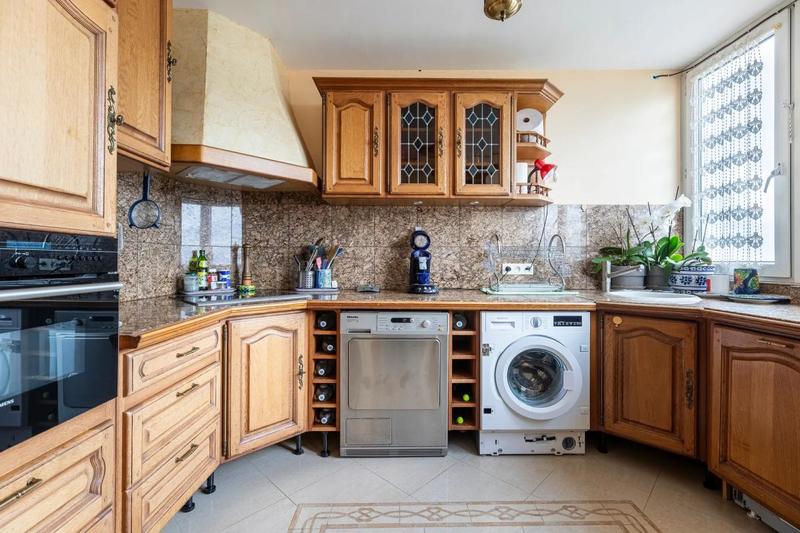 Appartement - 96 m² - 5 pièces