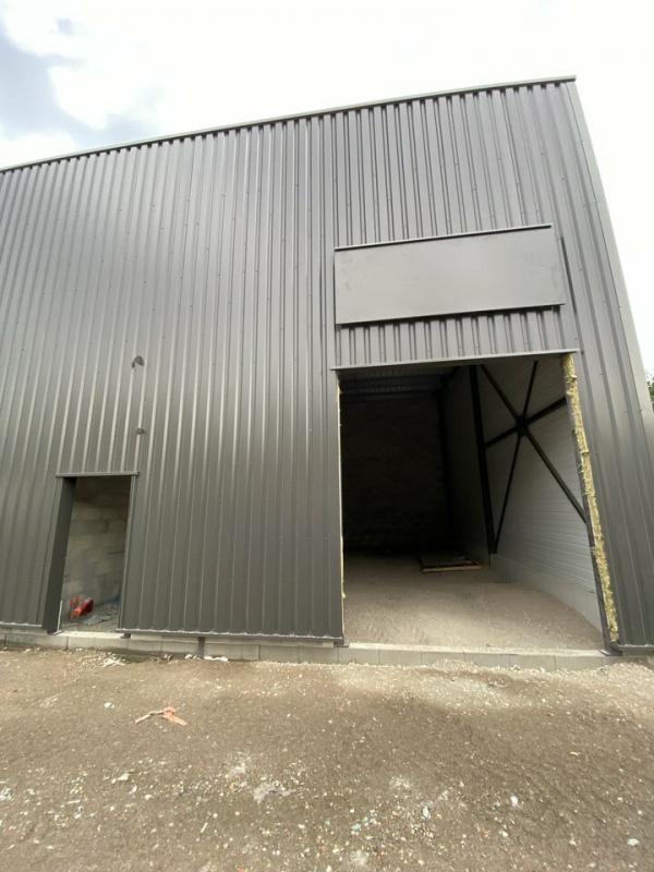 Local d'activité / Entrepôt - 62 m²