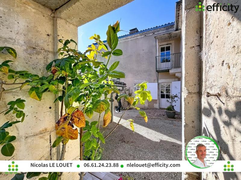 Demeure - 290 m² - 10 pièces