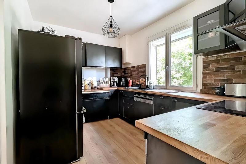 Maison - 121 m² - 6 pièces