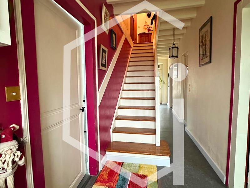 Maison - 189 m² - 7 pièces