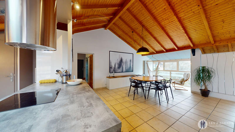 Maison - 263 m² - 5 pièces