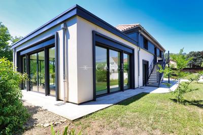 Villa - 255 m² - 10 pièces
