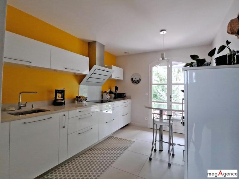 Maison - 181 m² - 10 pièces