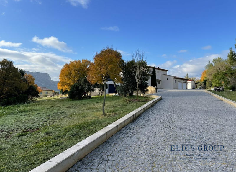 Maison - 136 m² - 6 pièces