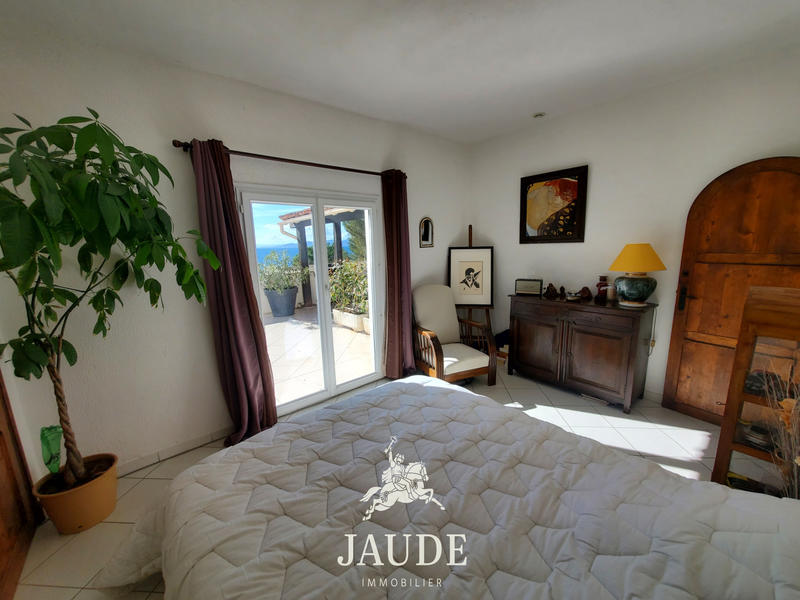 Maison - 270 m² - 10 pièces