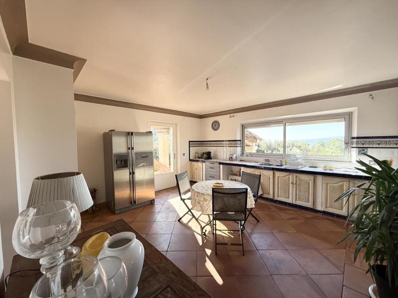 Maison - 175 m² - 8 pièces