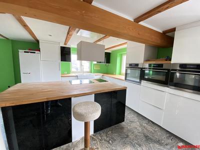 Maison - 183 m² - 8 pièces