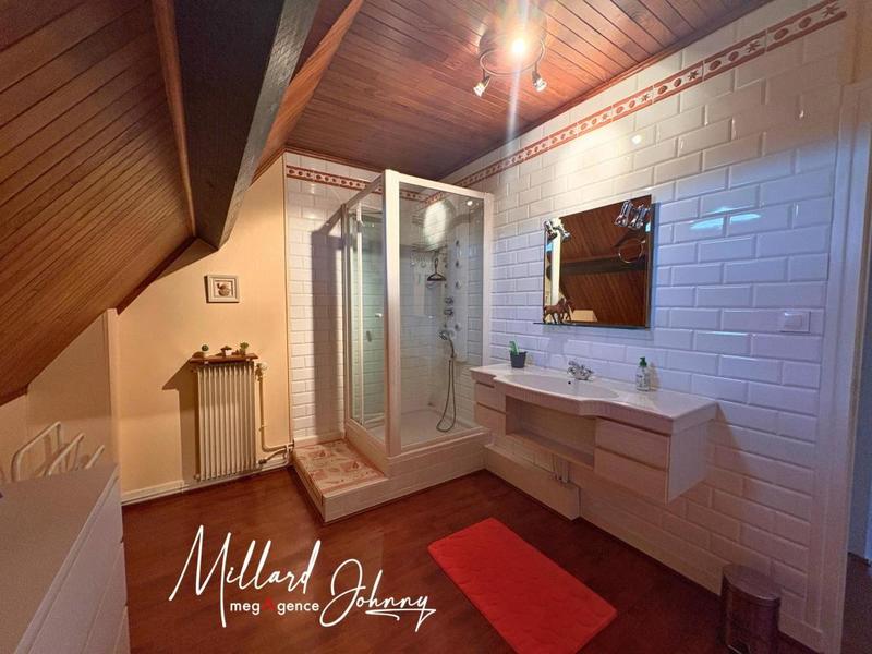 Maison - 198 m² - 6 pièces