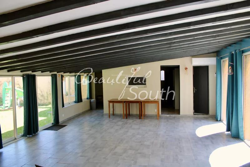 Gîte - 543 m² - 16 pièces