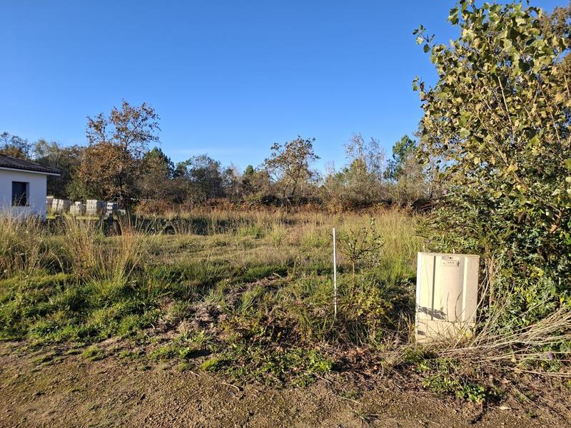 Terrain constructible - 854 m²