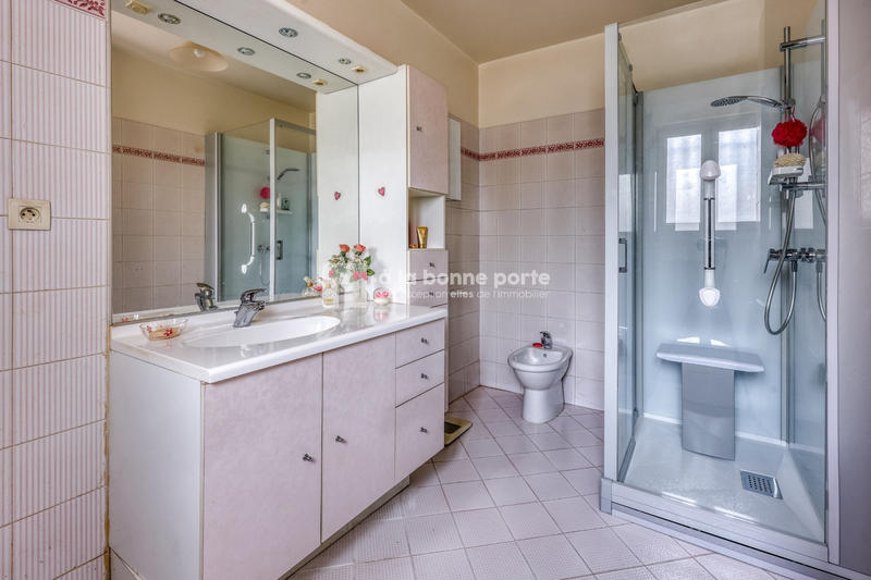 Maison - 191 m² - 8 pièces