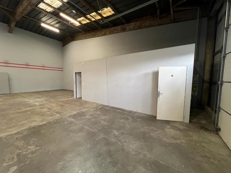 Entrepôt - 450 m²