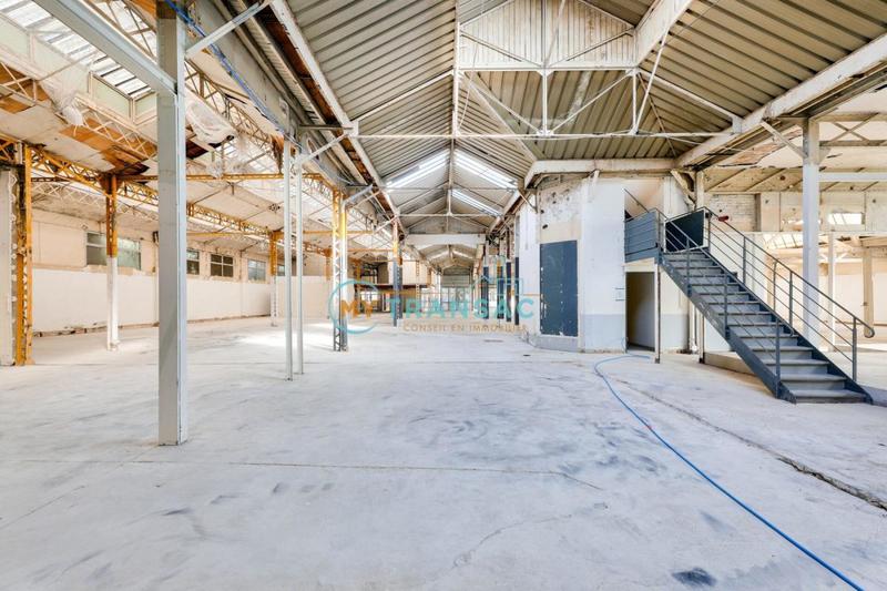 Local d'activité / Entrepôt - 3 085 m²