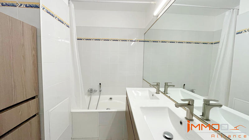 Appartement - 80 m² - 3 pièces