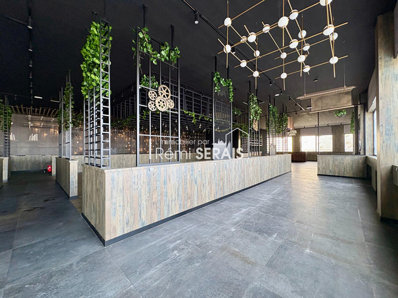 Local commercial - 1 080 m²