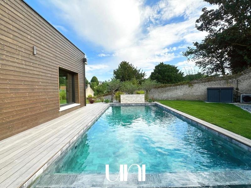 Maison - 300 m² - 6 pièces